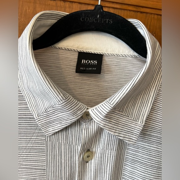 Hugo Boss Men’s Short Sleeve Casual Collared Shirt Regular Fit Size Medium - Picture 3 of 8